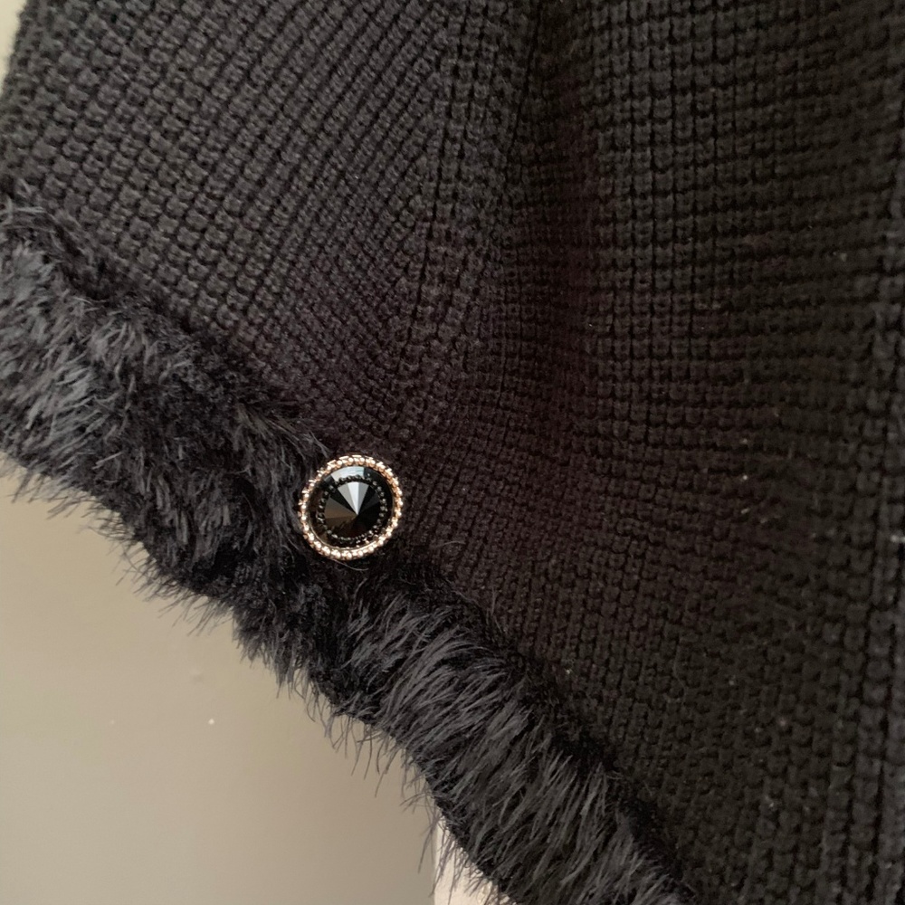SOLD! Black Soft Cozy Winter Shrug Cape - Picture 3 of 4